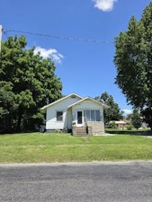 Newton Home, IL Real Estate Listing